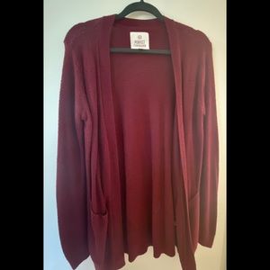 Maroon knit cardigan with pockets